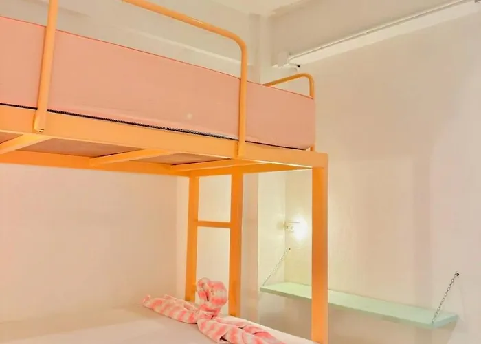 Lazy Sunday Khaosan Apartment